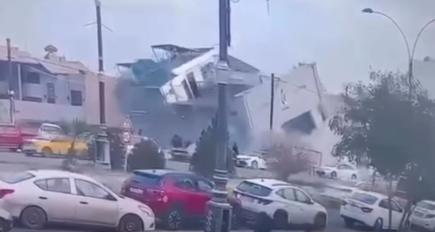 فيديو| انهيار مبنى بشكل مفاجئ في كركوك