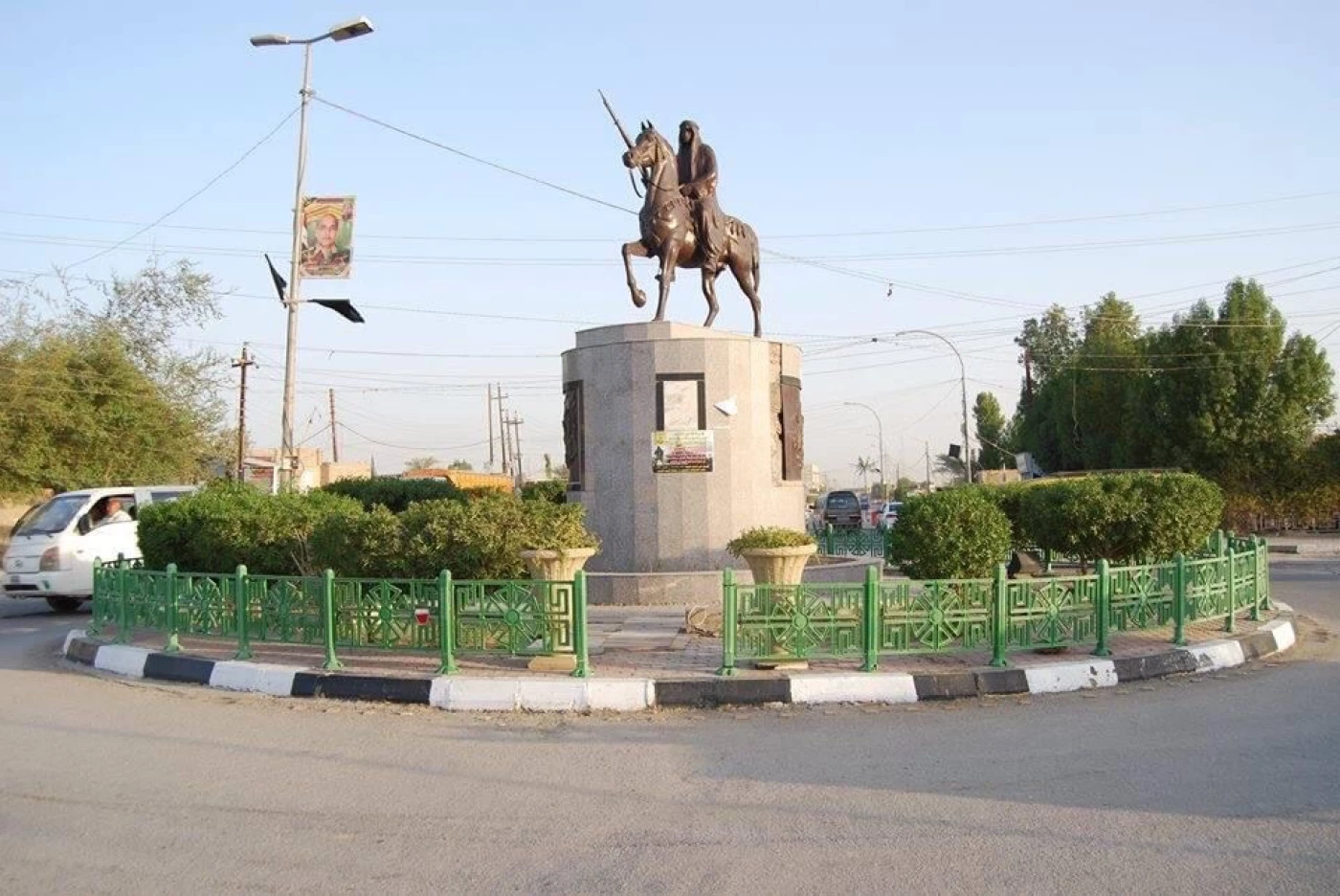 "عباءة شهدت عليه".. اعتقال مدير مدرسة أهلية اغتصب العشرات من طالباته وساومهن