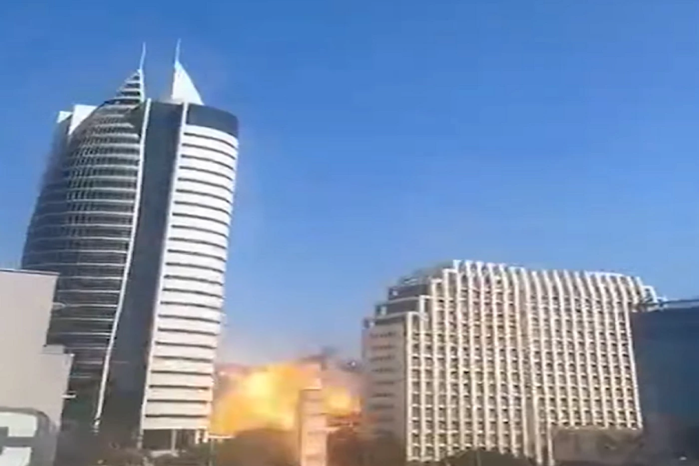 فيديو| رشقة صاروخية إيرانية جديدة صوب "إسرائيل".. وخامنئي: العدو الصهيوني ينال قصاصه