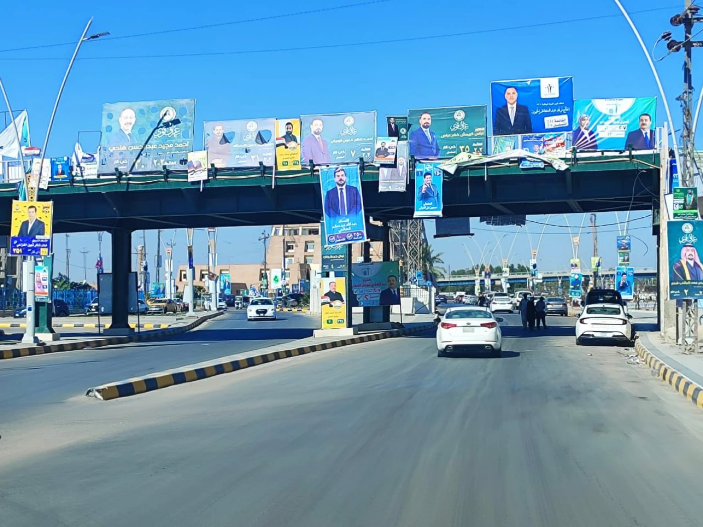 سباق لكسب الناخبين قُبيل الصمت.. منظمة تكشف "تحوّلاً نوعياً" بالدعايات الانتخابية