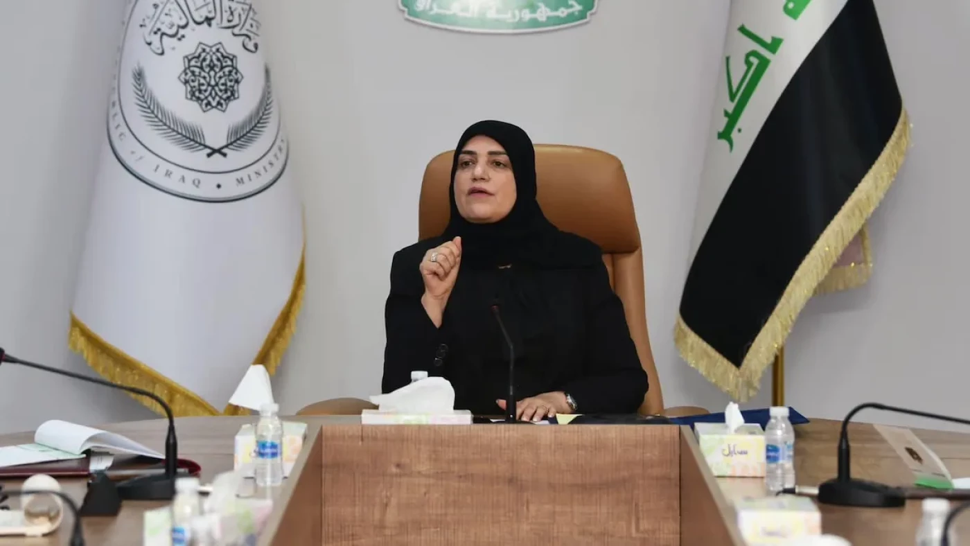 نائب يشكو وزيرة المالية: نقلت مئات الموظفين الـVIP للبرلمان وعطلت الآلاف