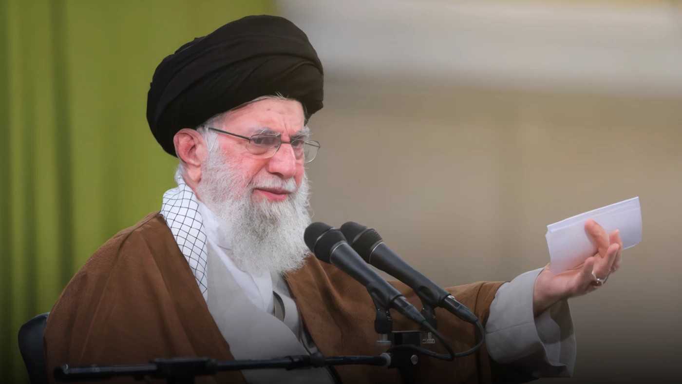 "مقاومة غير متوقعة".. قنصل إيران في البصرة: التهديدات الأميركية ضد خامنئي لا تلغي إرادة العراقيين