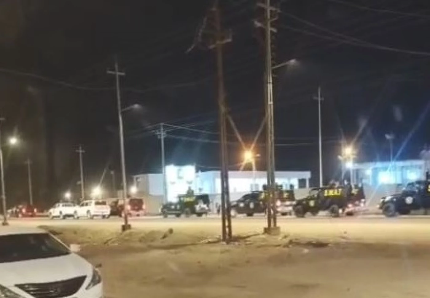 تأكيد لما نشرته "الجبال".. قوة من "سوات" تداهم منزل قيادي بالعصائب قتل عنصراً بالسرايا