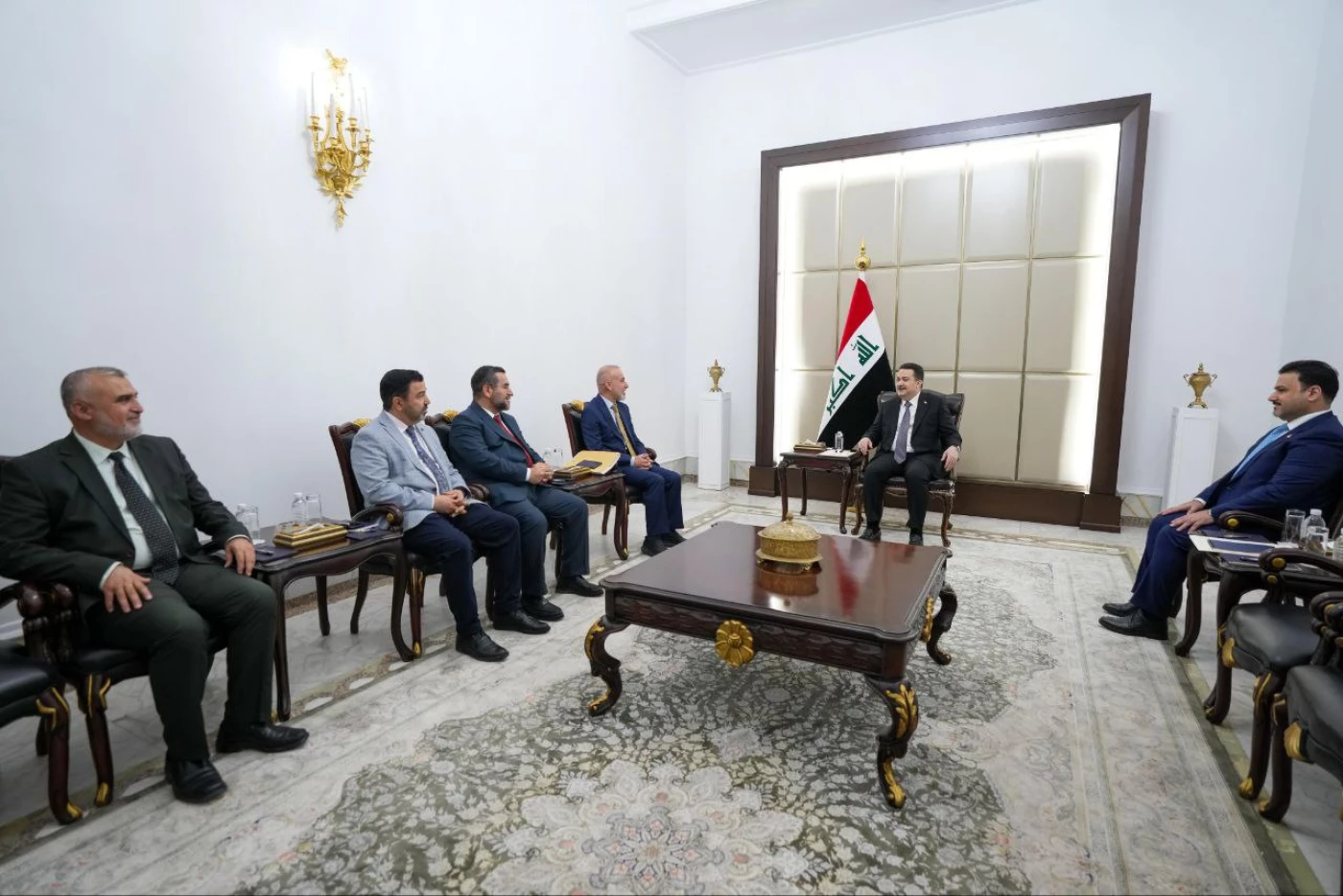 رئيس الحكومة يتحدث مع حزب الاتحاد الإسلامي الكوردستاني عن الالتزامات المالية للإقليم