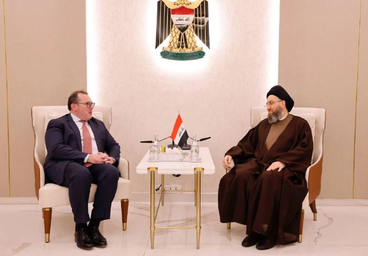 الحكيم وهاريس يبحثان المشهد السياسي في العراق والمنطقة والعلاقات الثنائية