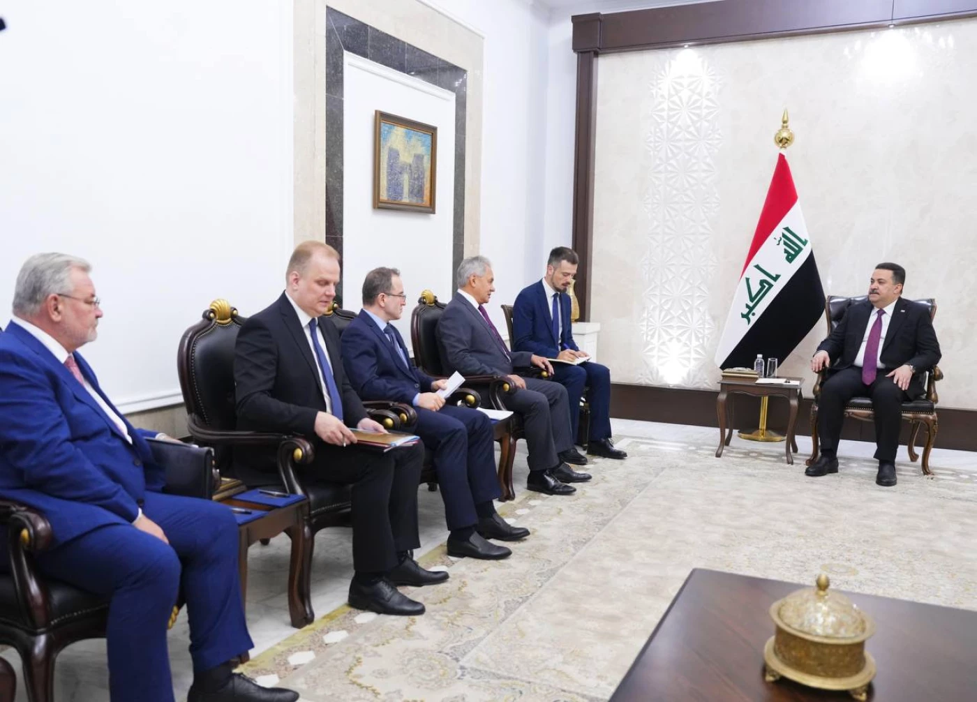 الأمن على الطاولة.. السوداني يبحث مع شويغو "العلاقات بين بغداد وموسكو"