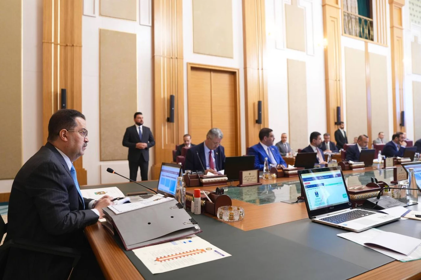 جلسة مجلس الوزراء.. تعاقدات حول المسافرين والطيران واستثناء لشركة أميركية