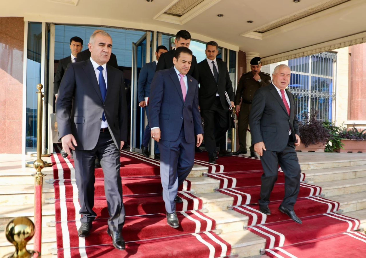 أسوة بالعراق.. الأعرجي يبحث مع نظيره الطاجيكي ملف إعادة الرعايا من الهول