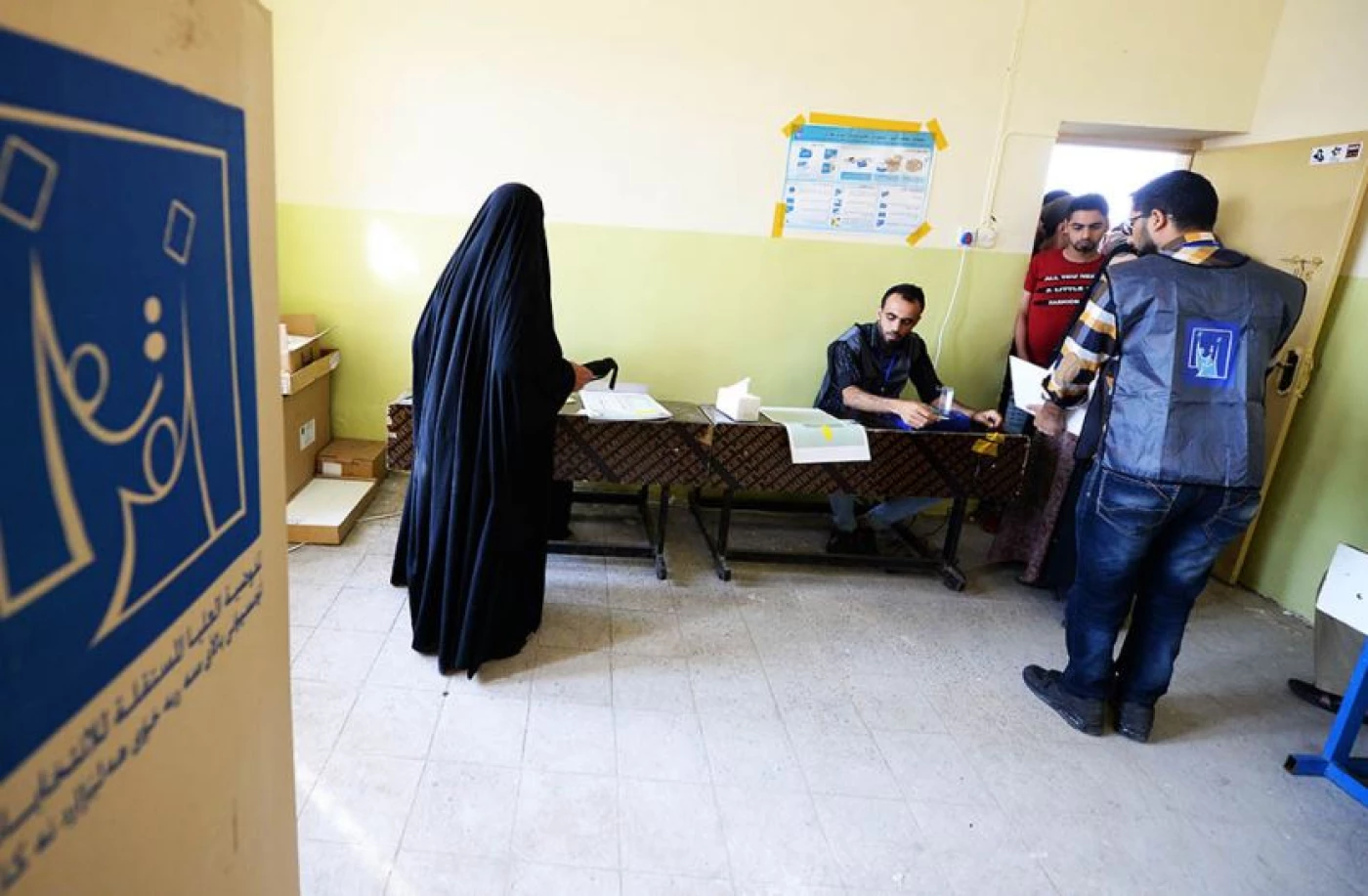 شرحت آلية تصويتهم.. مفوضية الانتخابات: 33 ألف نازح حدّثوا بياناتهم بايومترياً