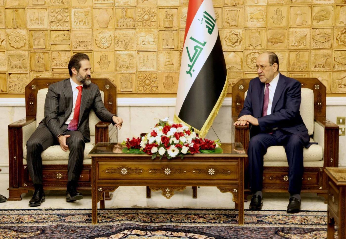 المالكي يناقش مع طالباني الوضع السياسي وملف المناصب الرئاسية الثلاثة