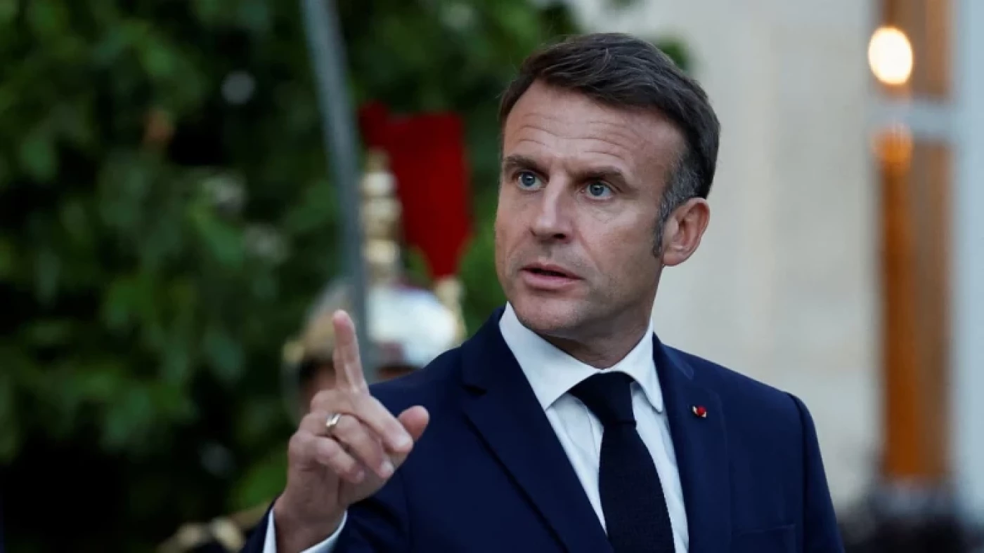 ماكرون: هجمات السلطات السورية ضد من قاتل "داعش" إلى جنبنا يجب أن تتوقف فوراً