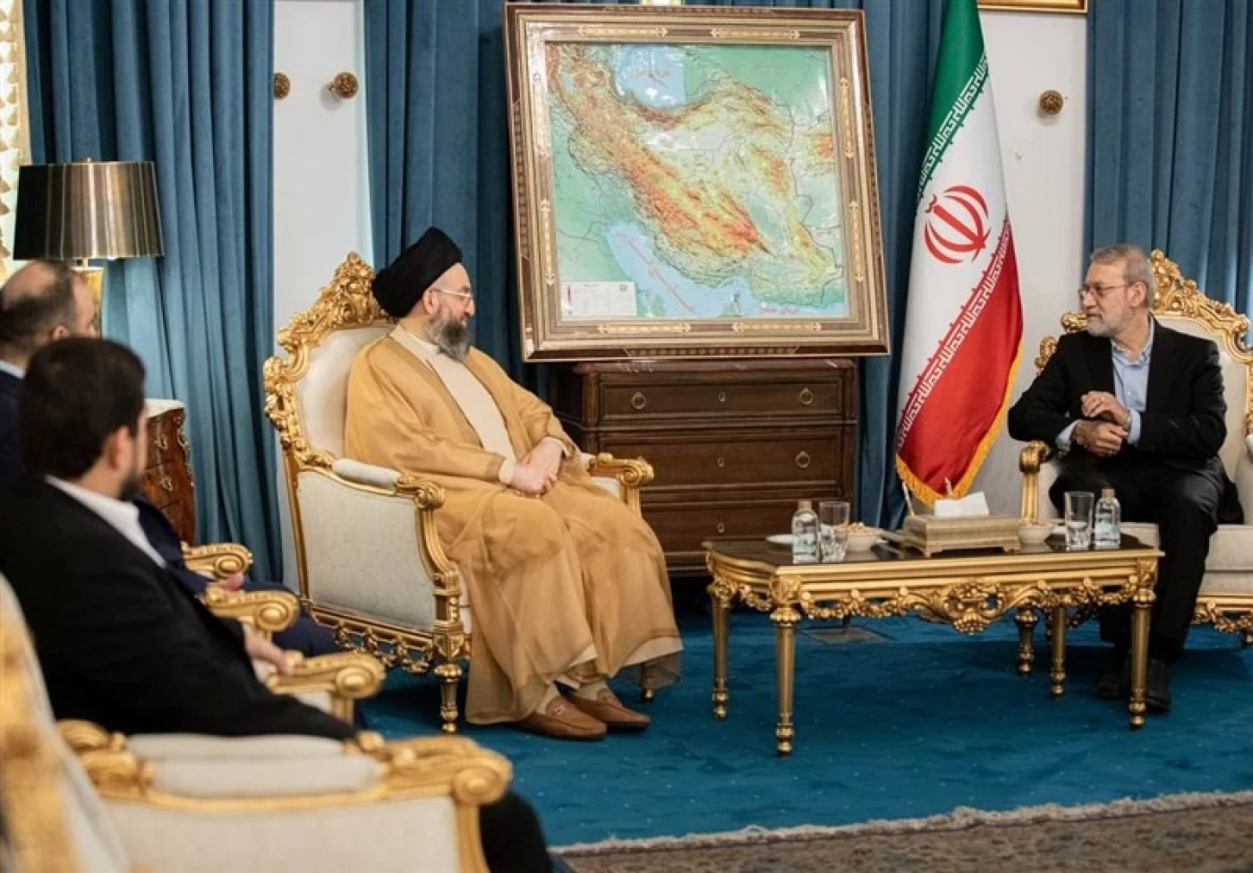 الحكيم خلال لقاء لاريجاني: الحرب التي شنتها إسرائيل زادت من قوة إيران في المنطقة