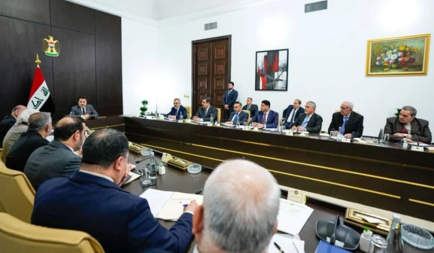 توجيه يخصّ الرواتب وإيقاف مخصصات.. توصيات تقشّفية جديدة من المجلس الاقتصادي