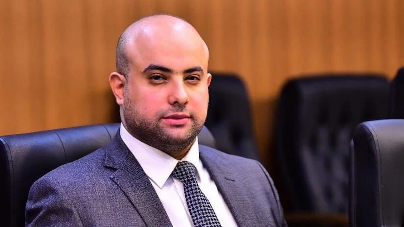 تسريب "الإساءة للسيستاني والصدر".. صدور أمر قبض بحق حسين العنكوشي 