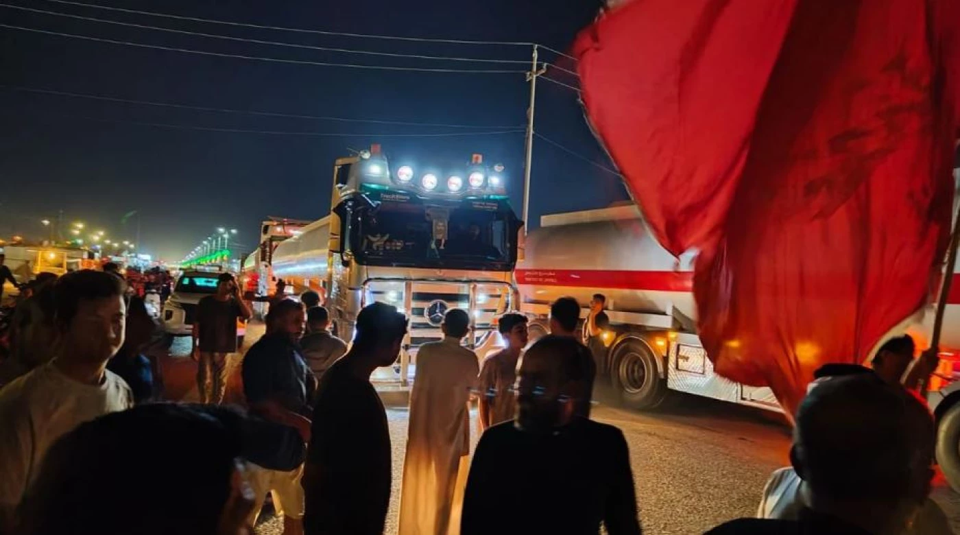 خاص| قطع الطريق أمام صهاريج النفط.. اعتصام في شمال البصرة احتجاجاً على تجاهل المطالب بالمياه (صور)