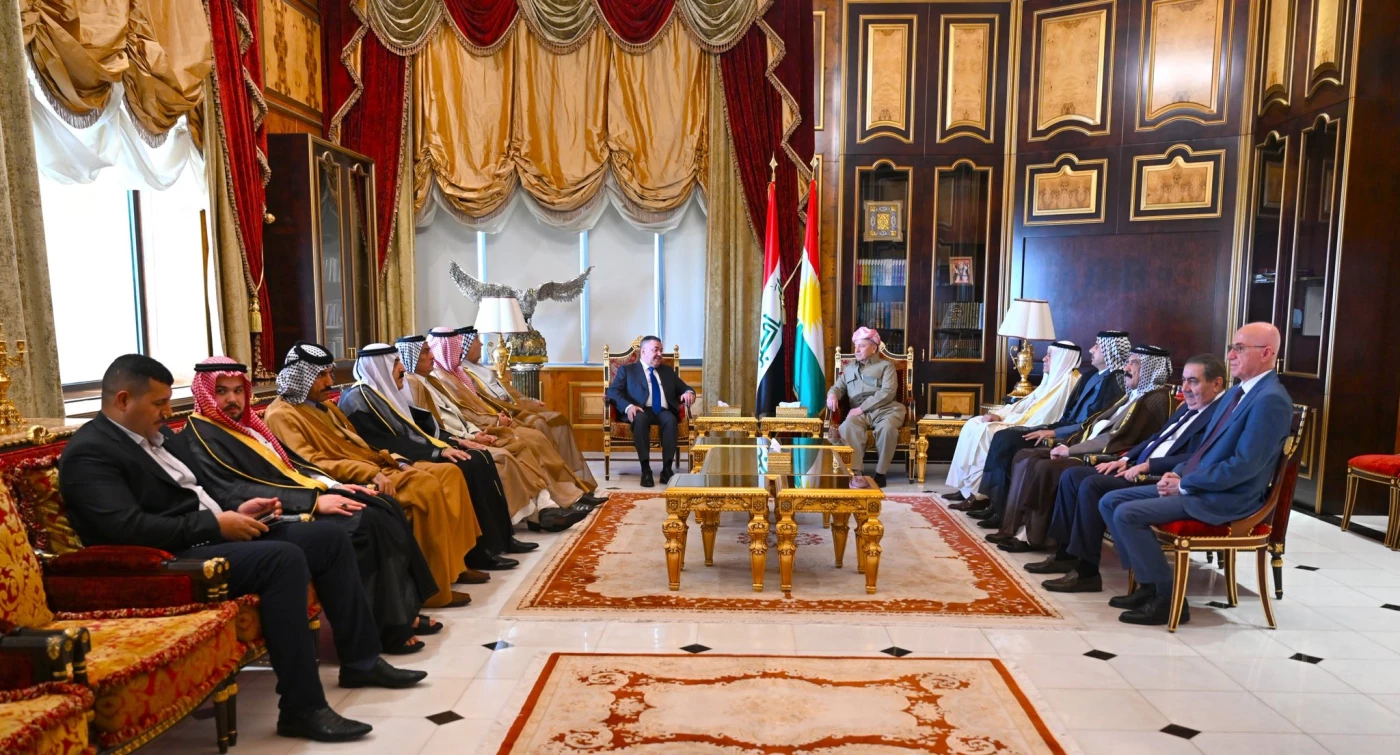 التدخلات الخارجية وحصر السلاح بيد الدولة.. مخرجات اجتماع بارزاني وشيوخ عشائر عراقية 