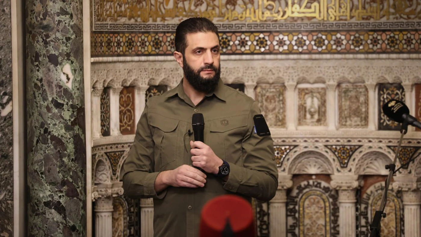 في ذكرى سقوط الأسد.. الشرع يتعهد من "الأموي" بإعادة بناء سوريا 