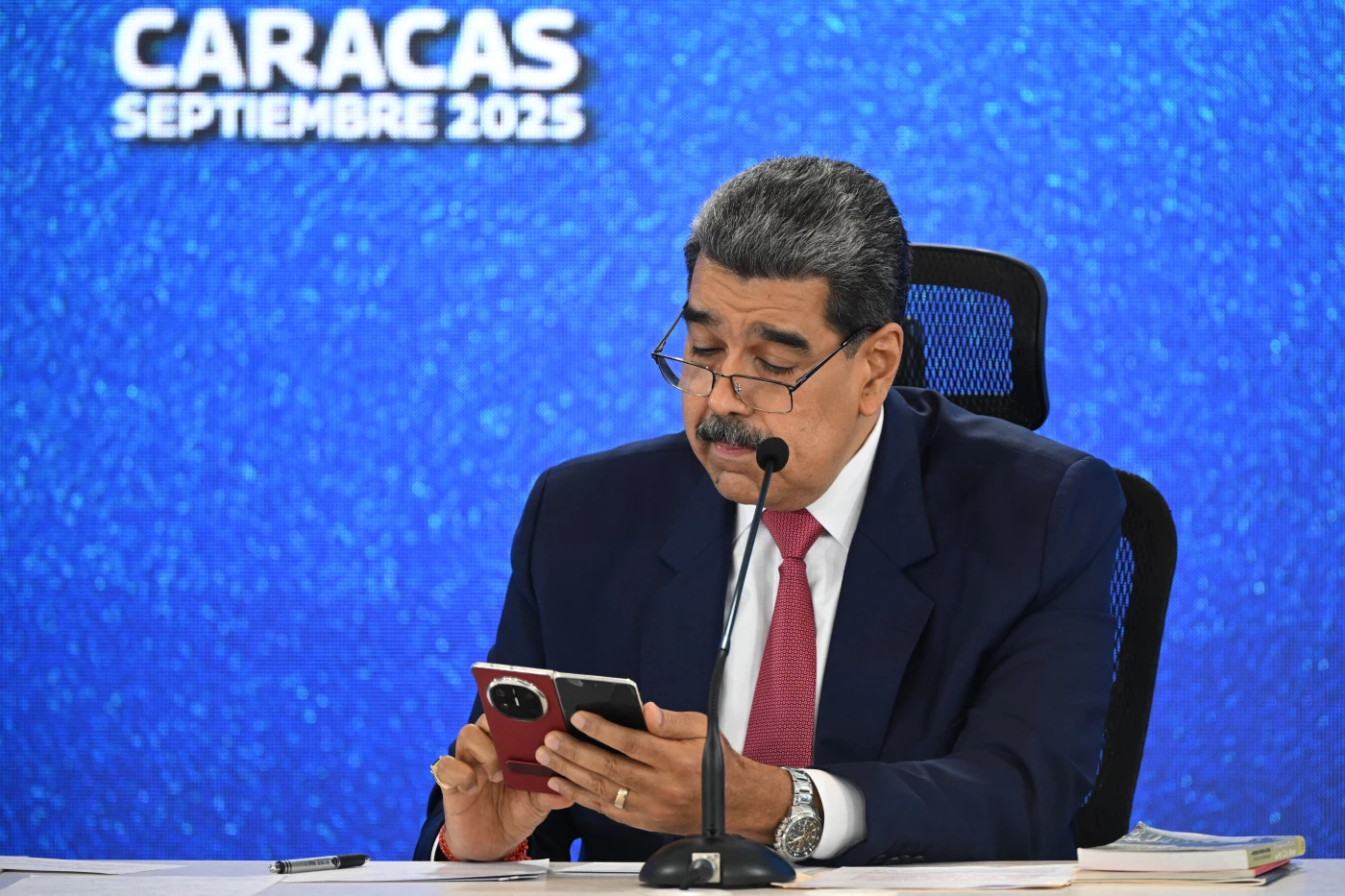 رئيس فنزويلا: الولايات المتحدة تستعد للعدوان العسكري علينا