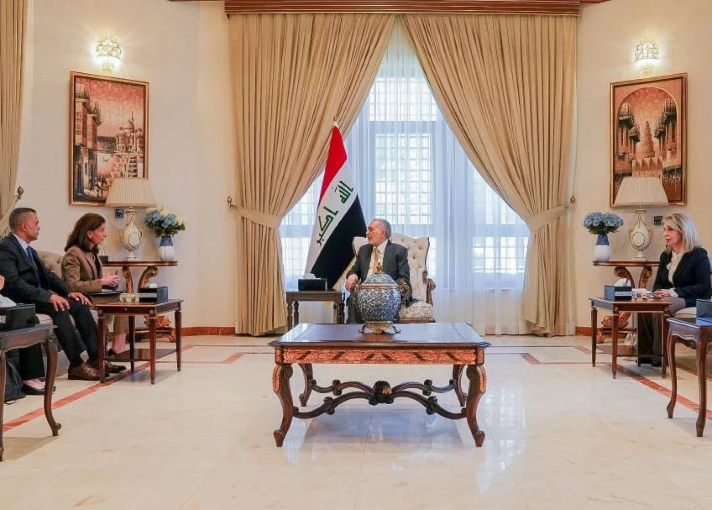 المشهداني يبحث مع السفارة الأميركية المشاركة في الانتخابات والقمة العربية