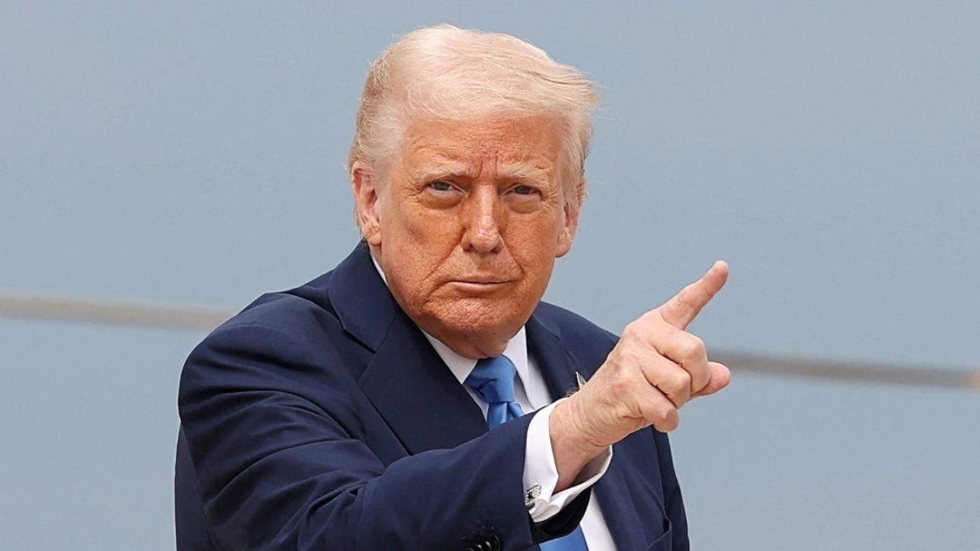 ترامب يلغي الموجة الثانية من الهجمات على فنزويلا.. "لكن السفن ستبقى"