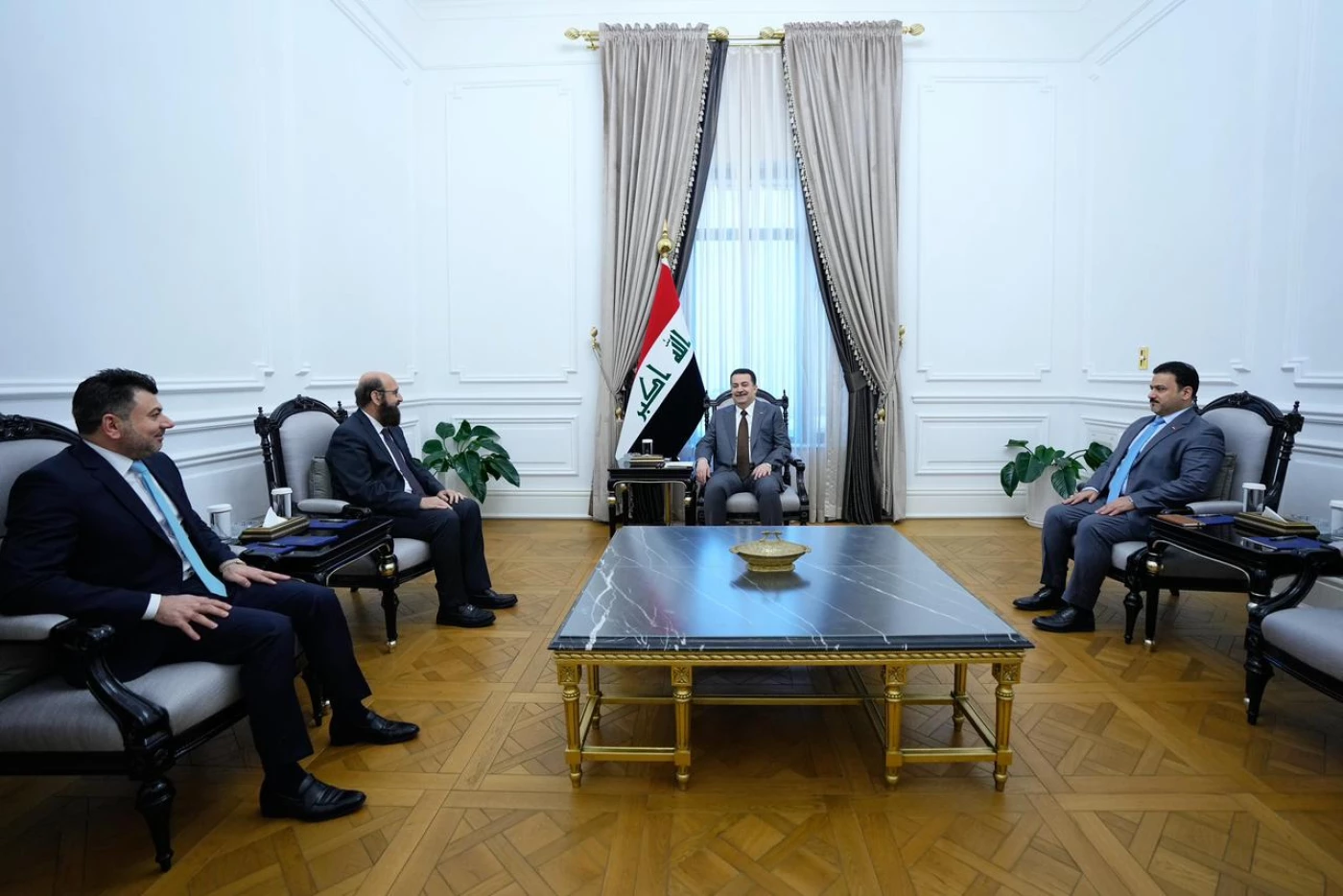 رئيس حكومة تصريف الأعمال يؤكد الالتزام بدعم حقوق الأيزيديين وإعادة تأهيل مناطقهم