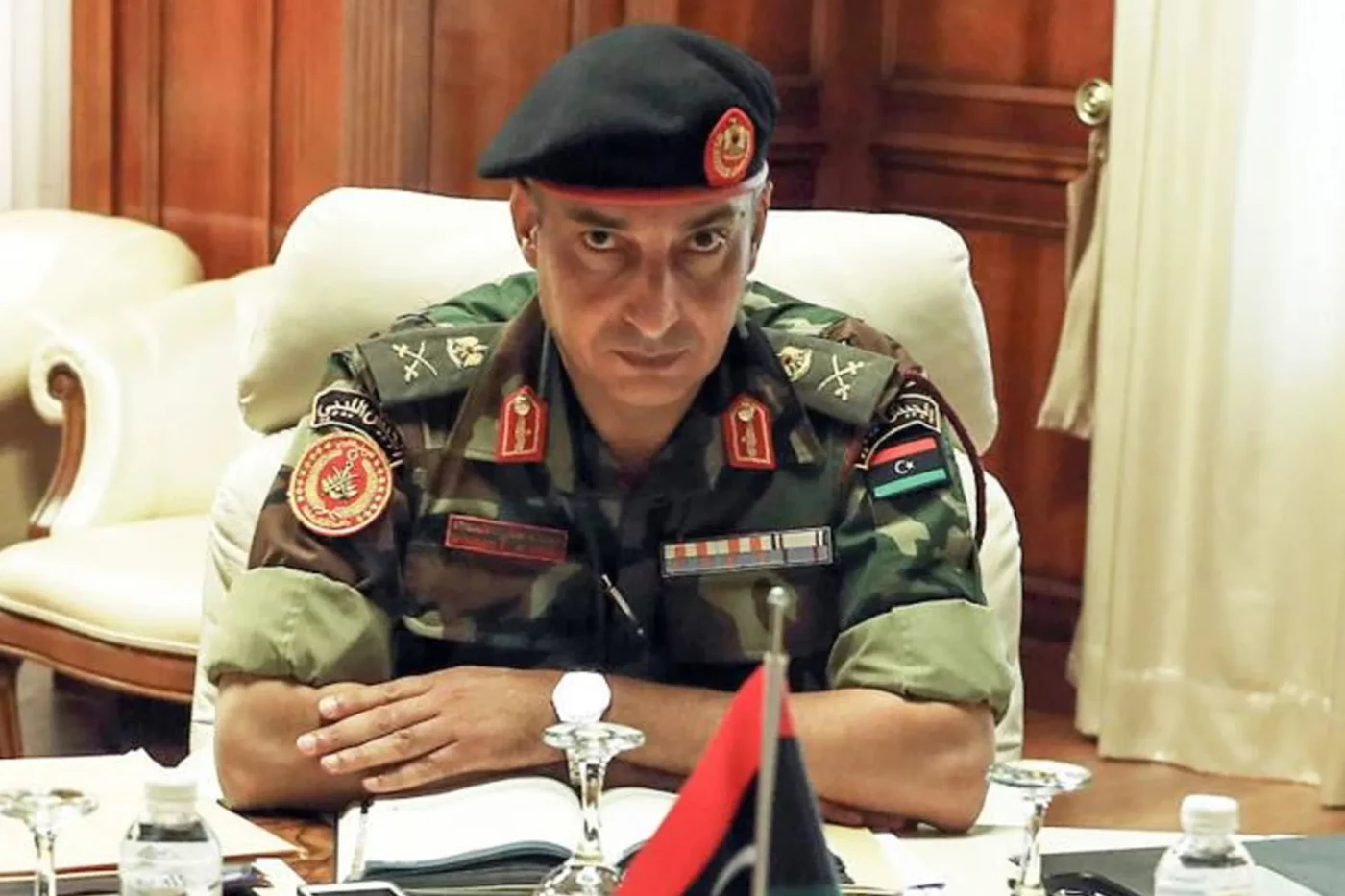 تحطم طائرة تقل رئيس أركان الجيش الليبي في أنقرة