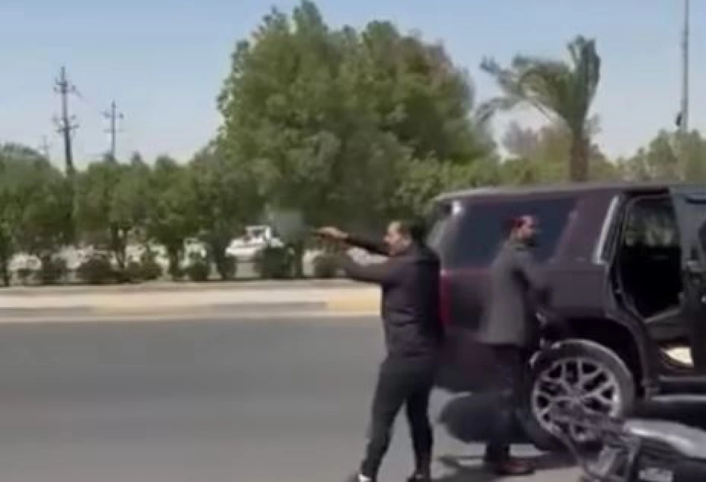 شرطة البصرة تعلن توقيف حماية نائب أطلق النار قرب تجمع للمتظاهرين