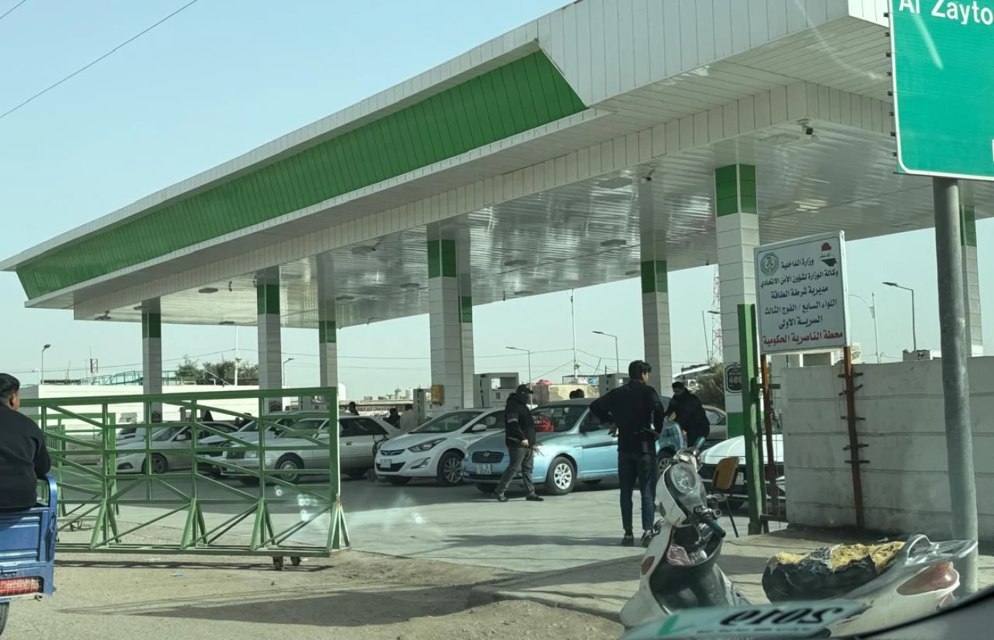 خاص| السائقون بلا وقود رغم الطوابير الطويلة.. ما أسباب أزمة البنزين في ذي قار؟ 