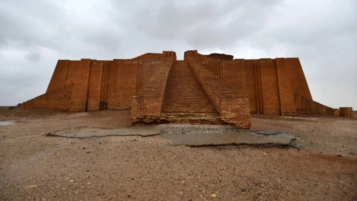 أحدهم فرّ من نحو 20 عاماً.. أحكام بالسجن وغرامات بالمليارات بحق مهربي آثار في ذي قار 