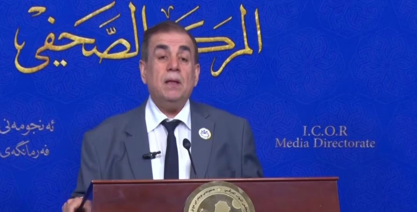 عامر عبد الجبار: أزمة شديدة ويتعذّر توفير الرواتب.. وإجراءات الحكومة أشبه بـ"لعبة القمار"