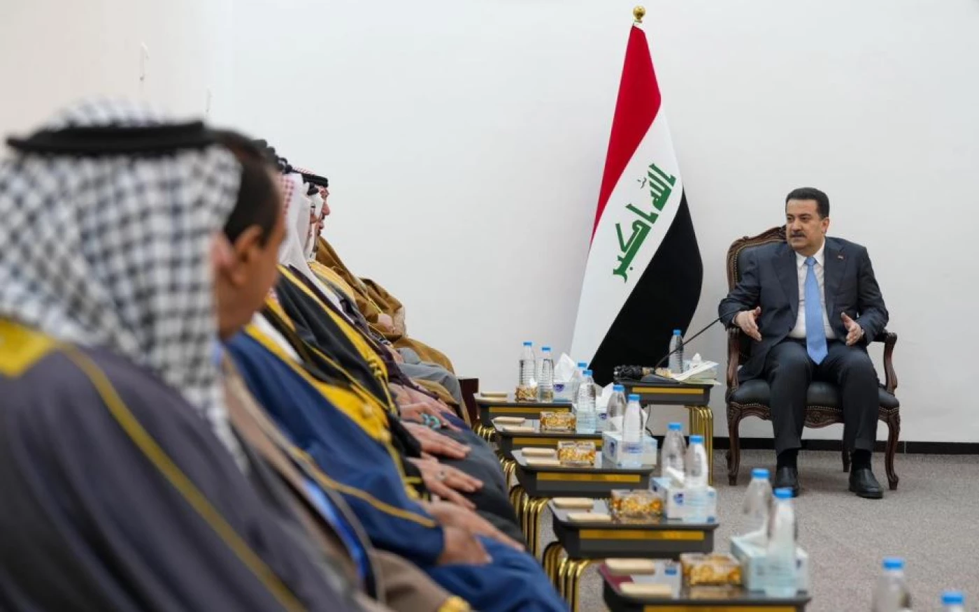 السوداني يجتمع بشيوخ عشائر بلد: نحتاج لدوركم ببناء الدولة.. وبيئتنا يجب أن لا تكون حاضنة لفكر منحرف 