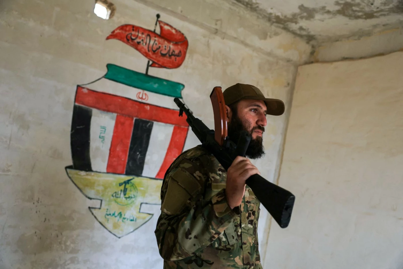 سوريا.. ضبّاط وموظفون سابقون يروون خفايا الانسحاب الإيراني من البلد عشية سقوط الأسد