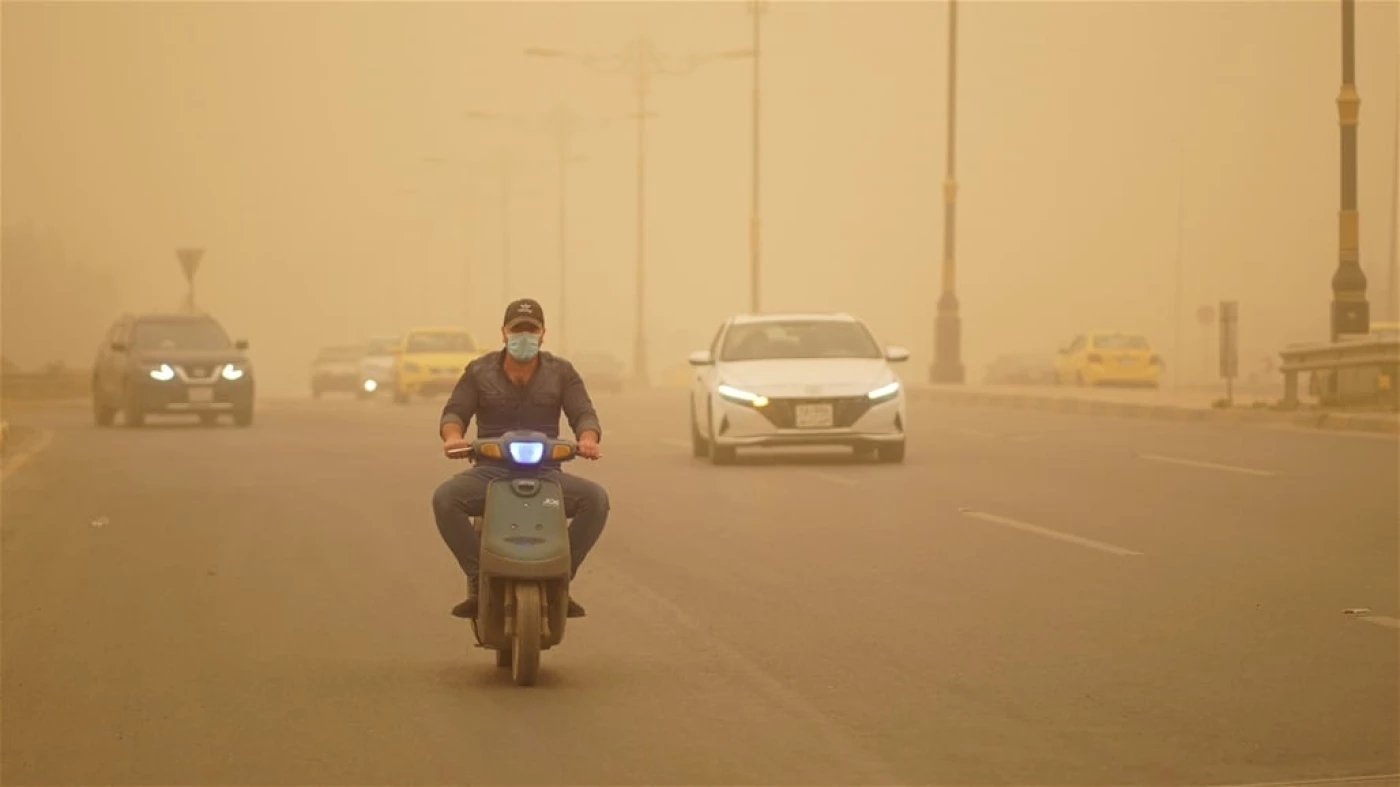 منخفض خماسيني في العراق: غبار عالق وسحب رعدية مع تقلبات بدءاً من الغد