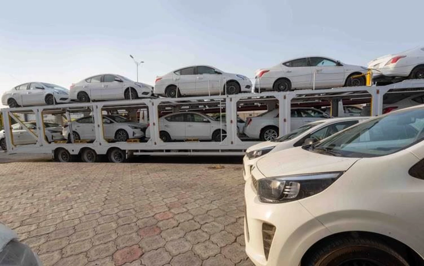 العراق يحظر استيراد 4 أنواع من السيارات مطلع 2026.. مساع لإعادة العمل بنظام "التسقيط"