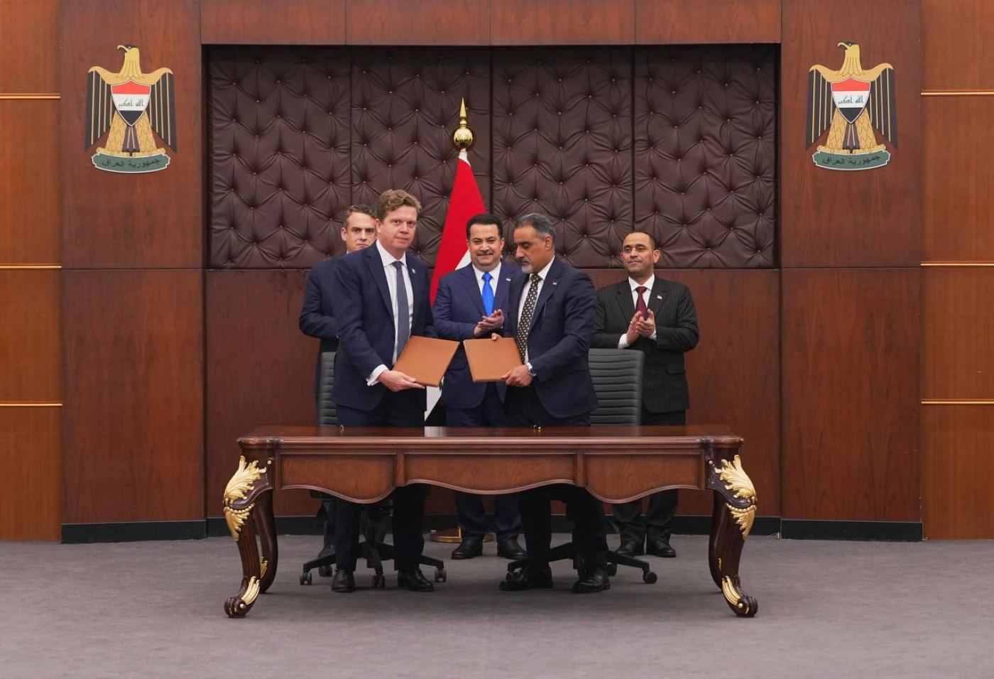 وزارة النفط تفصّل في عقد المنصة العائمة: خطوة استراتيجية لتأمين الغاز لمحطة بسماية