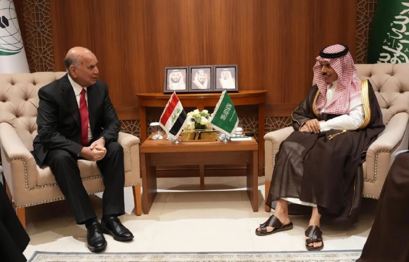 فؤاد حسين يسلّم بن فرحان رسالة بشأن المعتقلين العراقيين في سجون السعودية