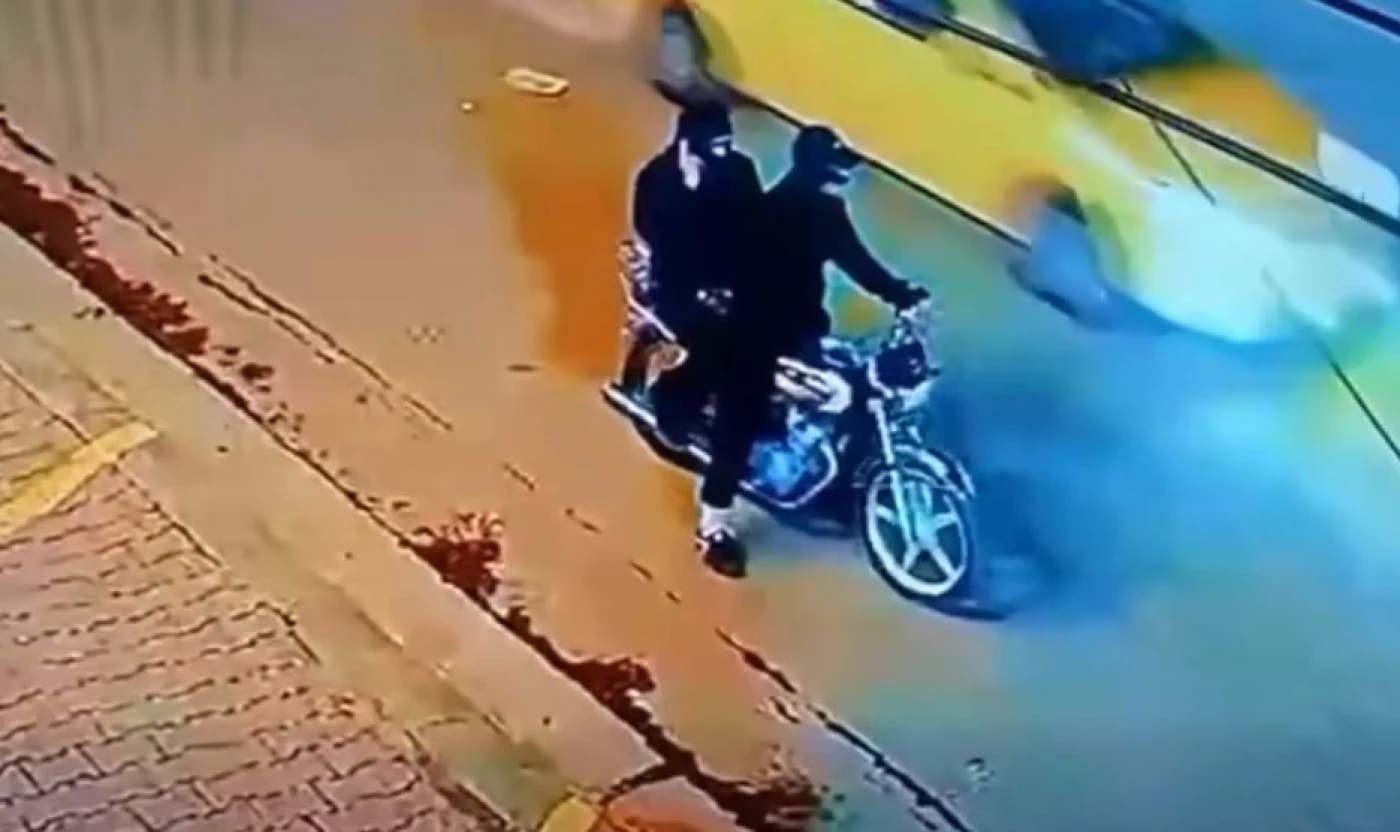 فيديو| أجريا معها اتصالين قبل اقتحام منزلها.. شرطة كركوك تبث اعترافات قاتلي امرأة في حي الحسين