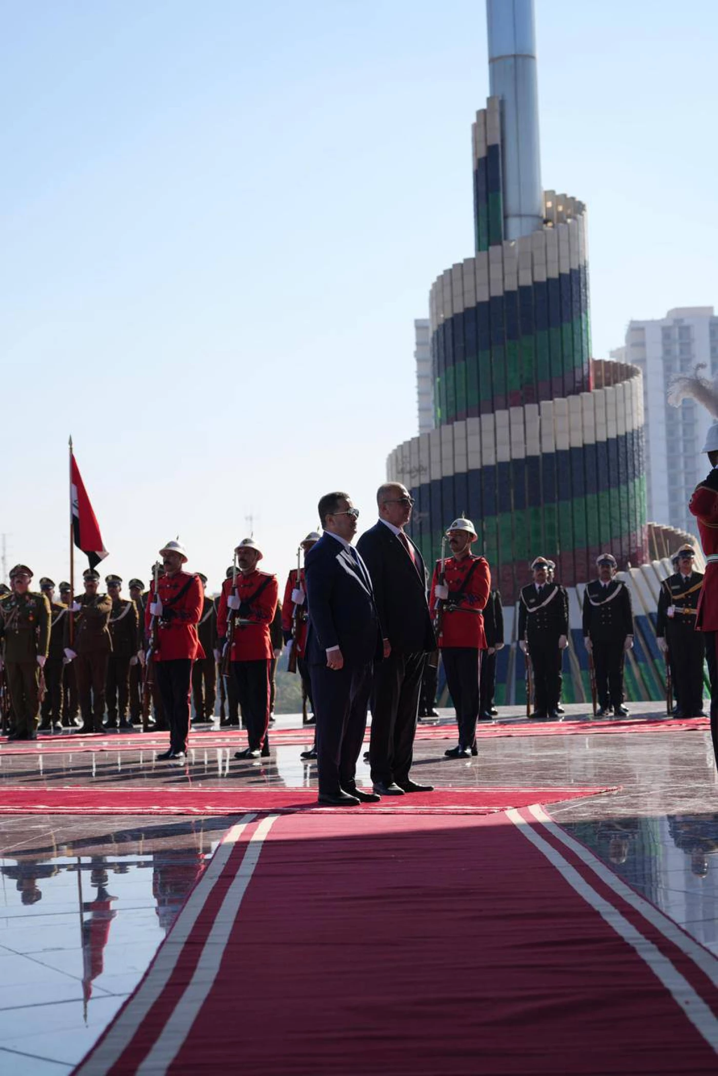 هاجم النظام السابق.. السوداني: الجيش يدافع عن نظامنا السياسي 
