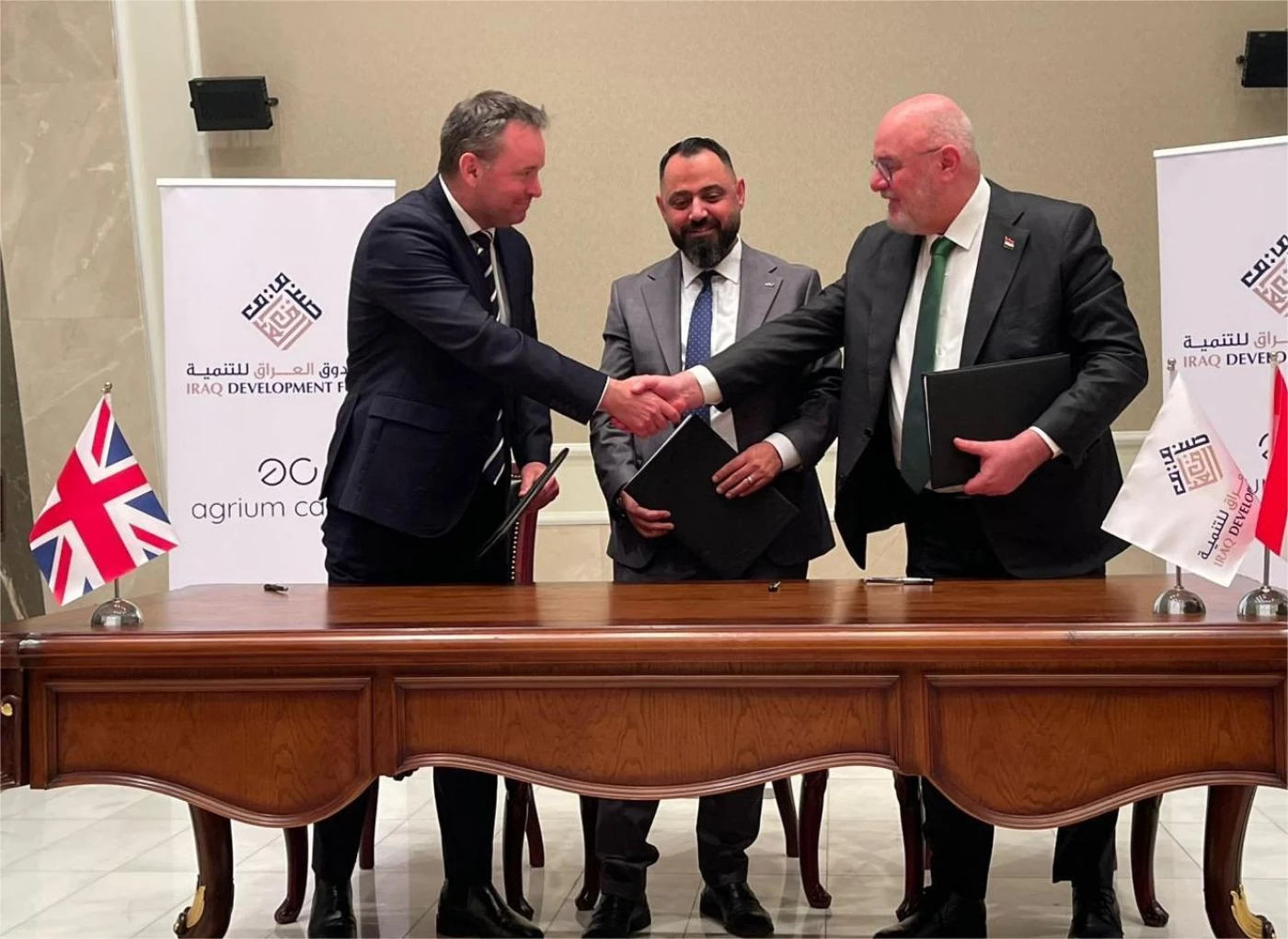 بملايين الدولارات.. العراق يوقع مذكرة تفاهم مع شركة بريطانية لإنشاء أول معمل لإنتاج حليب الأطفال