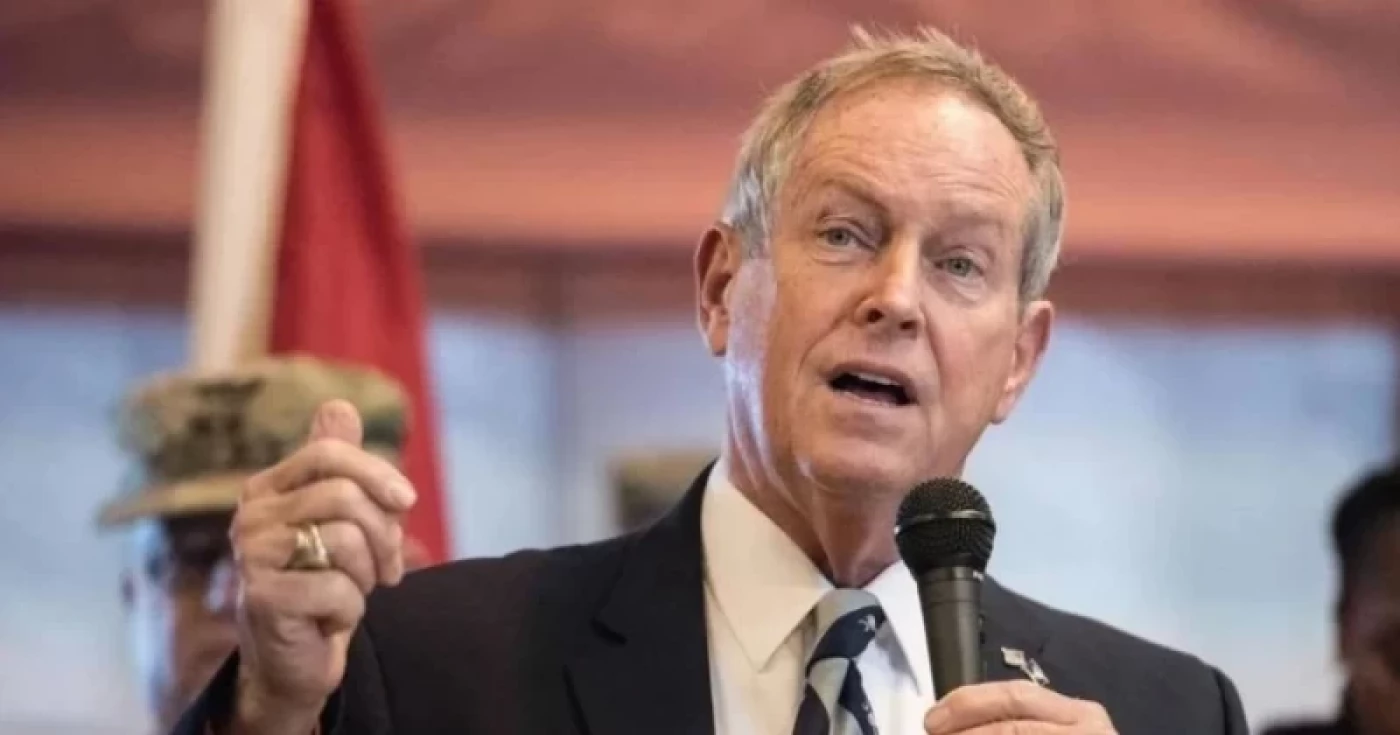 ويلسون مخاطباً المالكي: أنت تُهين ترامب.. اختبر حظّك وانظر ماذا سيحدث