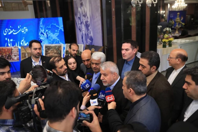 منهم بصريون.. وزير إيراني: نستقبل سنوياً أكثر من مليون سائح لتلقي العلاج