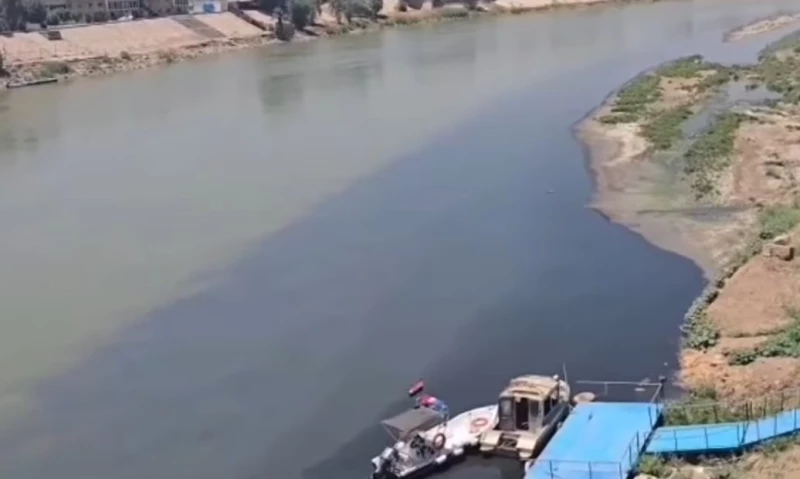 "المحطة غير تابعة لنا".. مدينة الطب تردّ على فيديو "رمي" المخلّفات والصرف الصحي في نهر دجلة  