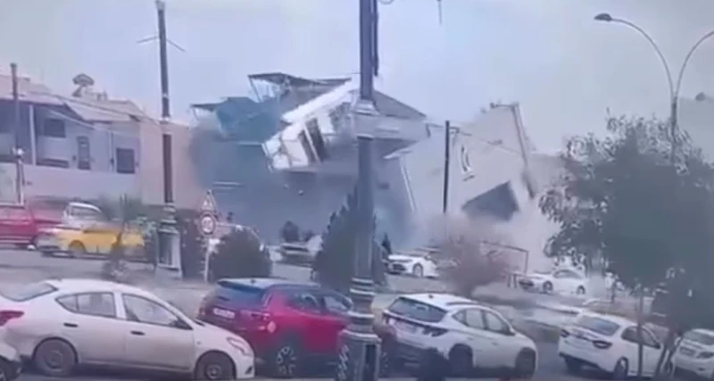 فيديو| انهيار مبنى بشكل مفاجئ في كركوك