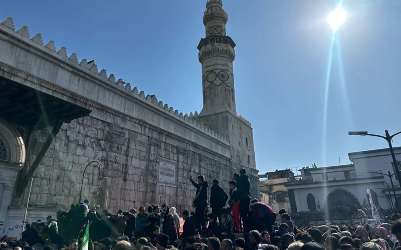 صور| وفيات وحالات اختناق في الجامع الأموي بدمشق جراء تدافع إثر وليمة غداء