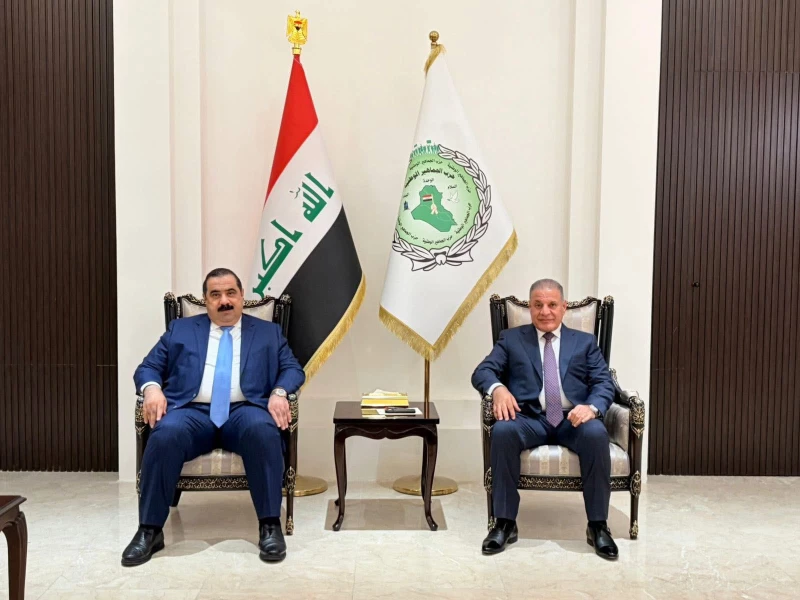 بعد الأوصاف العنيفة وتبادل الشتائم.. أبو مازن يستقبل مثنى السامرائي