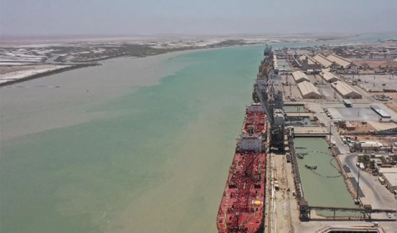 العقوبات على رصيف 41 في البصرة تهدد قدرة العراق بتصدير مليون برميل يومياً