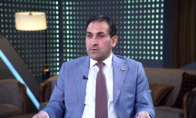 تبليط بـ"كاشي" ومنهولات وهمية.. نائب يكشف عن مشروع مخالف و"خداع" 5000 شاب في واسط