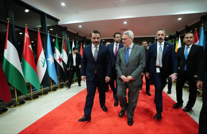 وصول وزير الخارجية السوري أسعد الشيباني إلى بغداد للمشاركة بالقمة العربية