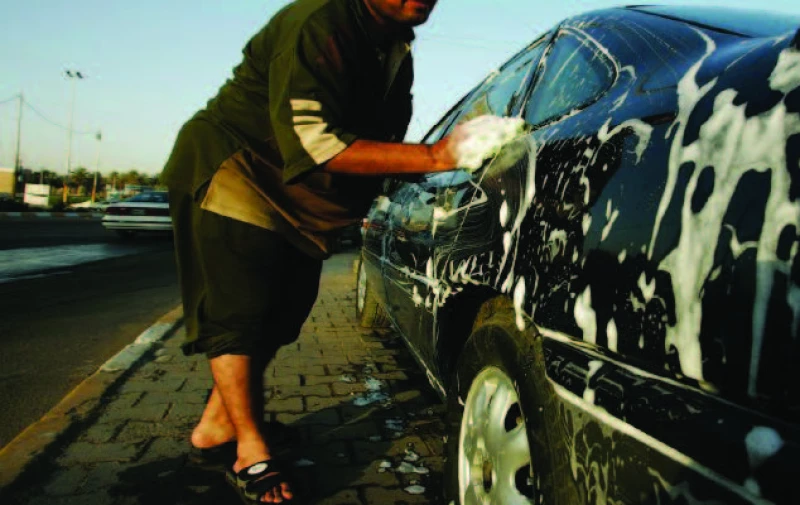  أمانة بغداد تشكو هدر 25% من المياه المنتجة: نصف مليون غرامة غسل السيارة بالشارع