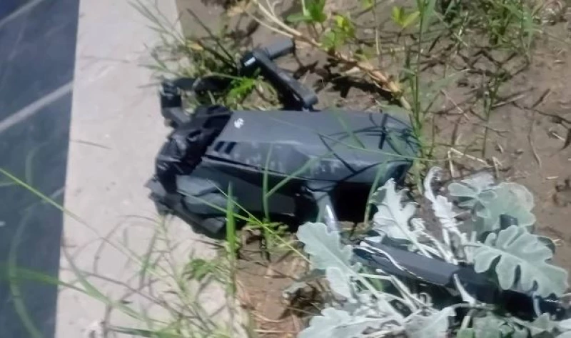 شرطة الكرخ تنشر صور الطائرة التي سقطت ضمن مبنى وزارة الاتصالات 